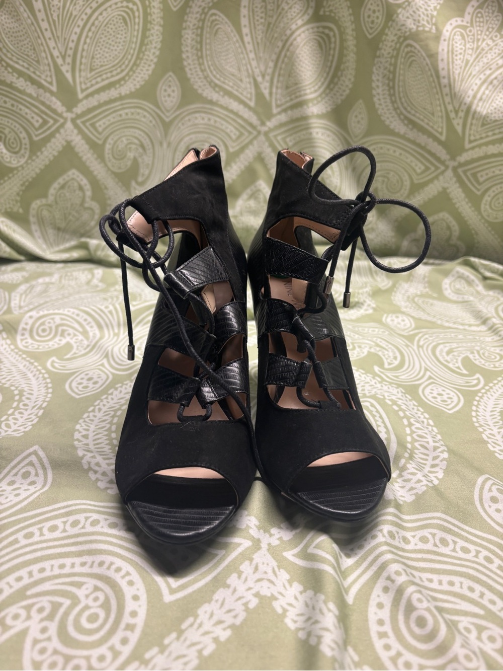 ✴️Nine West Black Lace-Up Cutout Peep Toe Heels
